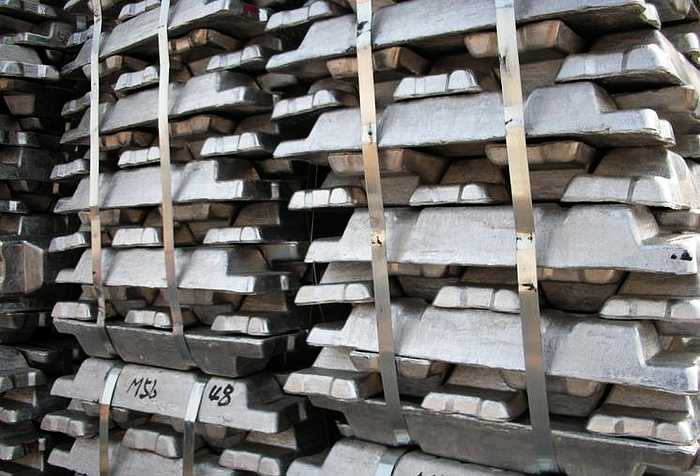 秦皇島港出口散裝鋁錠首航美國