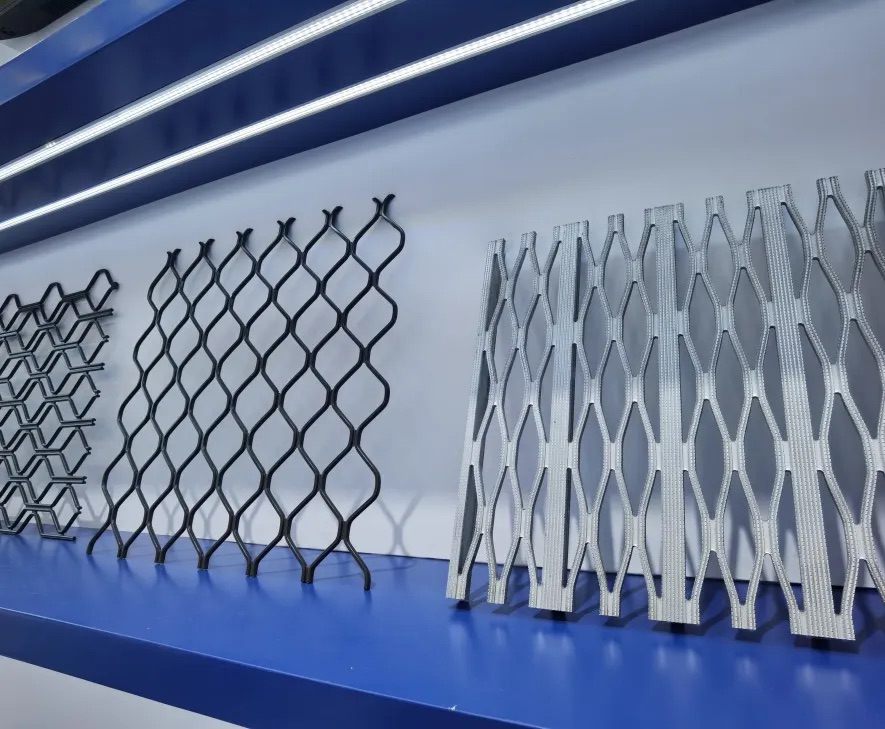 中亞鋁業(yè) “鋁” 光閃耀：廣交會首日現(xiàn)場搶“鮮”看！(圖9)